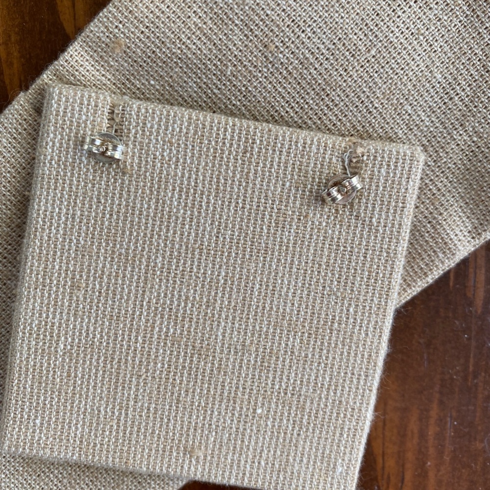 Gucci Interlocking Textured Silver Stud Earrings - image 5